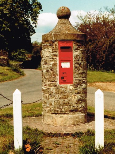 12. VR 1870s Pillar mounted wallbox Buckinghamshire Simon Vaughan Winter