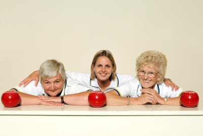 1600x1067px-bowl-three-women-smiling